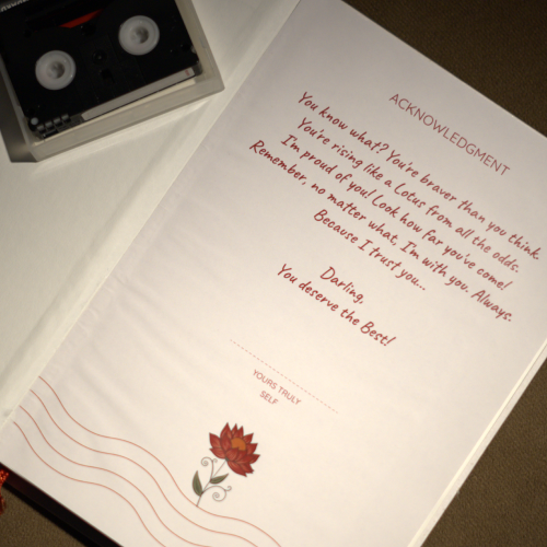 Tatvamasi – Glossy